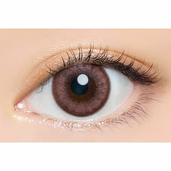 エンジェルカラー バンビシリーズワンデー クリームピンク装着画像|コスプレカラコン通販アイトルテ