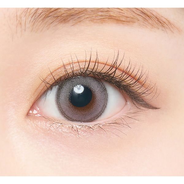 エンジェルカラー バンビシリーズ マンスリー スワングレー装着画像|コスプレカラコン通販アイトルテ