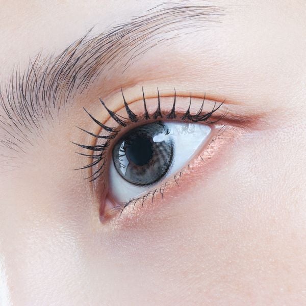 アイスター（eyestar）スターフレアグレー装着画像|コスプレカラコン通販アイトルテ