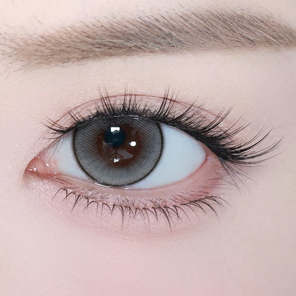 アイスター（eyestar）スターフレアグレー装着画像|コスプレカラコン通販アイトルテ