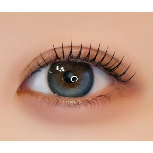 フェレーヌ（Ferenne）ブルーノール装着画像|コスプレカラコン通販アイトルテ